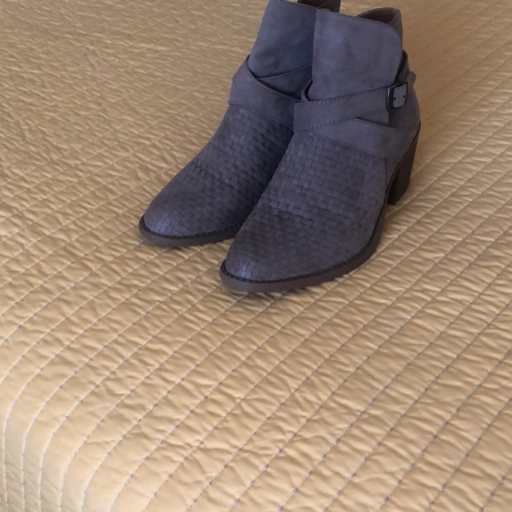 BRAND NEW NEVER WORN